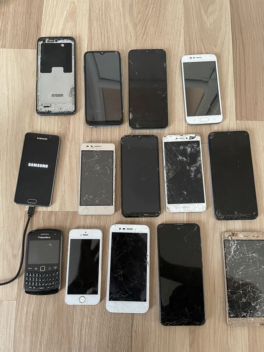 Ofertă lot telefoane piese