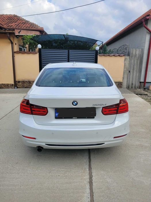 Proprietar / Vând BMW Seria 3 Anul 2014 - 320 D/  M 1