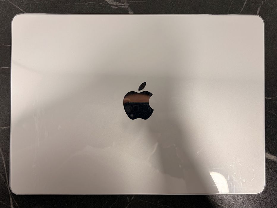 Macbook air 13’ 16/512