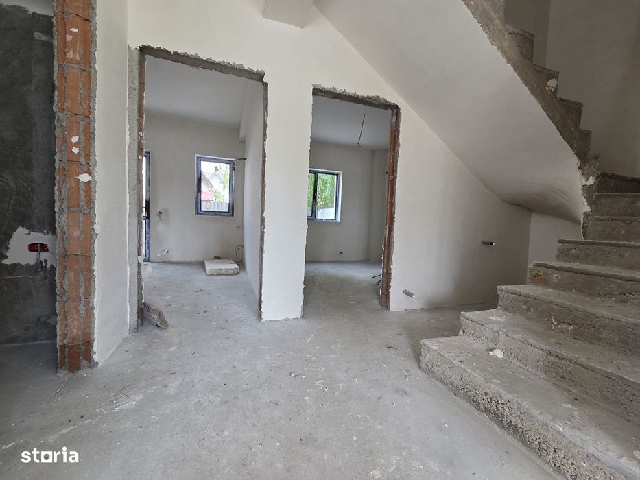 Casă duplex cu 4 dormitoare si mansarda 160 mp Cartier Independenței