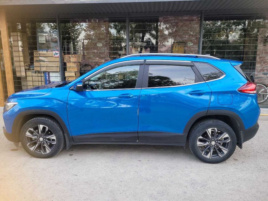 Автомобиль Шевролет Трекер