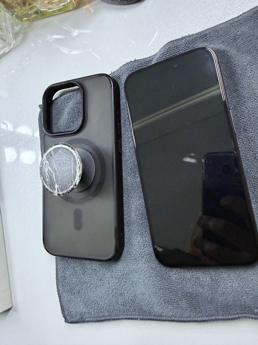 Vand iPhone 15 Pro 256 GB impecabil 2500lei . Fara schimburi !!!