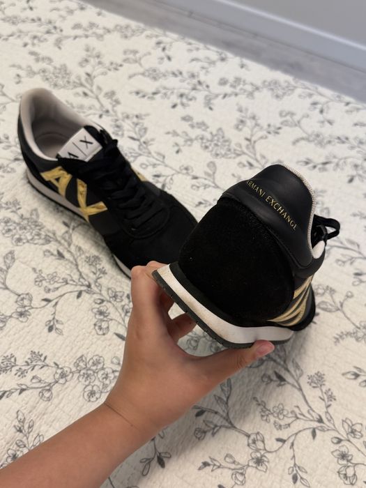 Продам кроссовки Armani Exchange