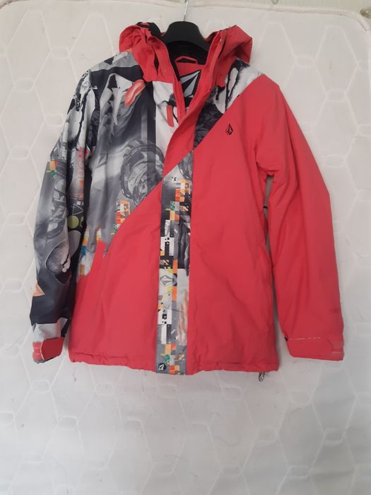 Лыжные куртки женские