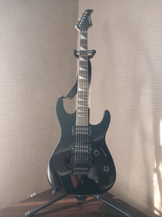 Электрогитара Terris 239