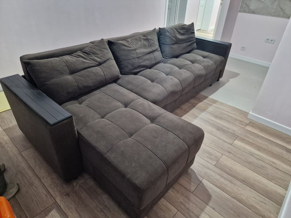 Диван угловой в отличном состоянии