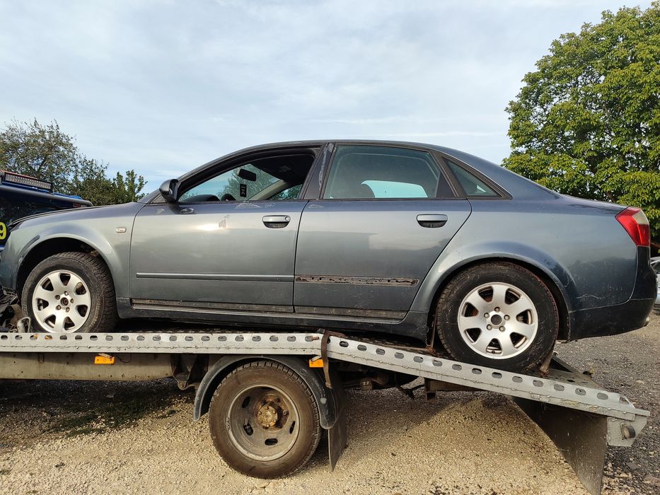 Ауди А4 Б6 2.0  и 1.9 на части