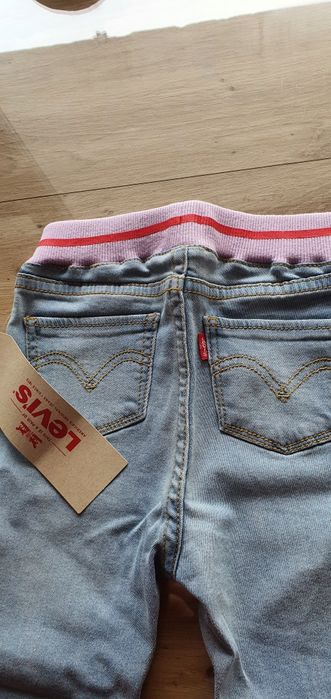 Нови дънки" Levis"