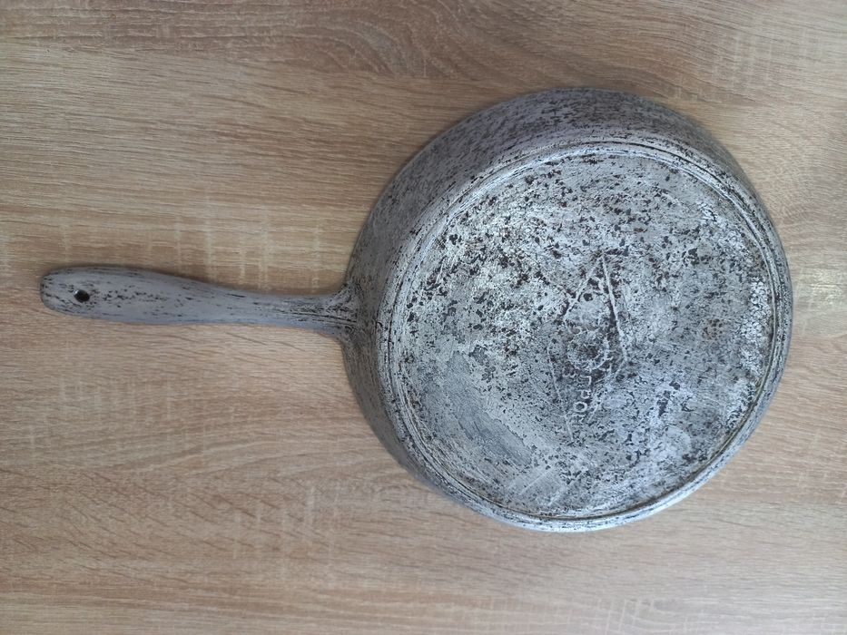 Сковорода 24см продам