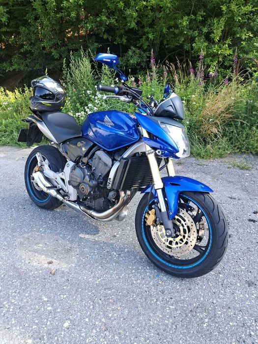 Motocicleta honda hornet