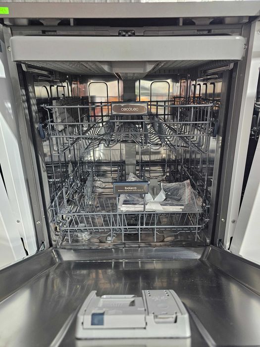 Cecotec Bolero Aguazero 6210 Inox е свободностояща съдомиялна машина 60 см с капацитет 14 комплекта съдове