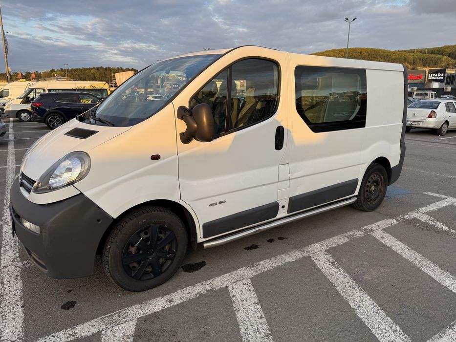 Vand Opel Vivaro cu 6 locuri