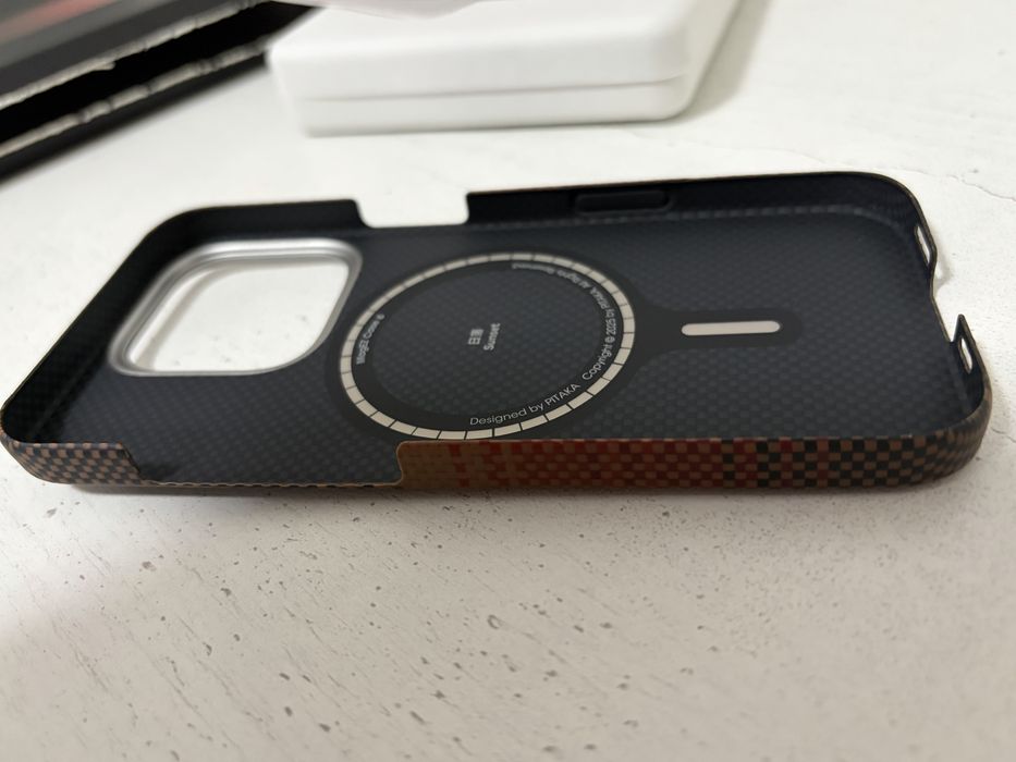 Чехол Pitak для iPhone 16 Pro