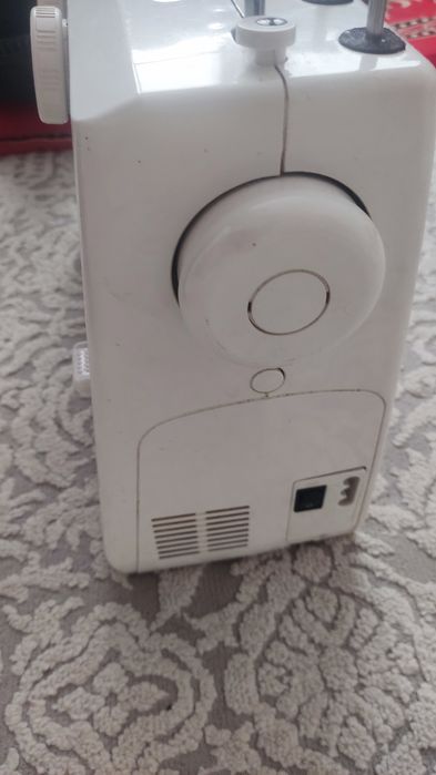 Швейная машина Janome