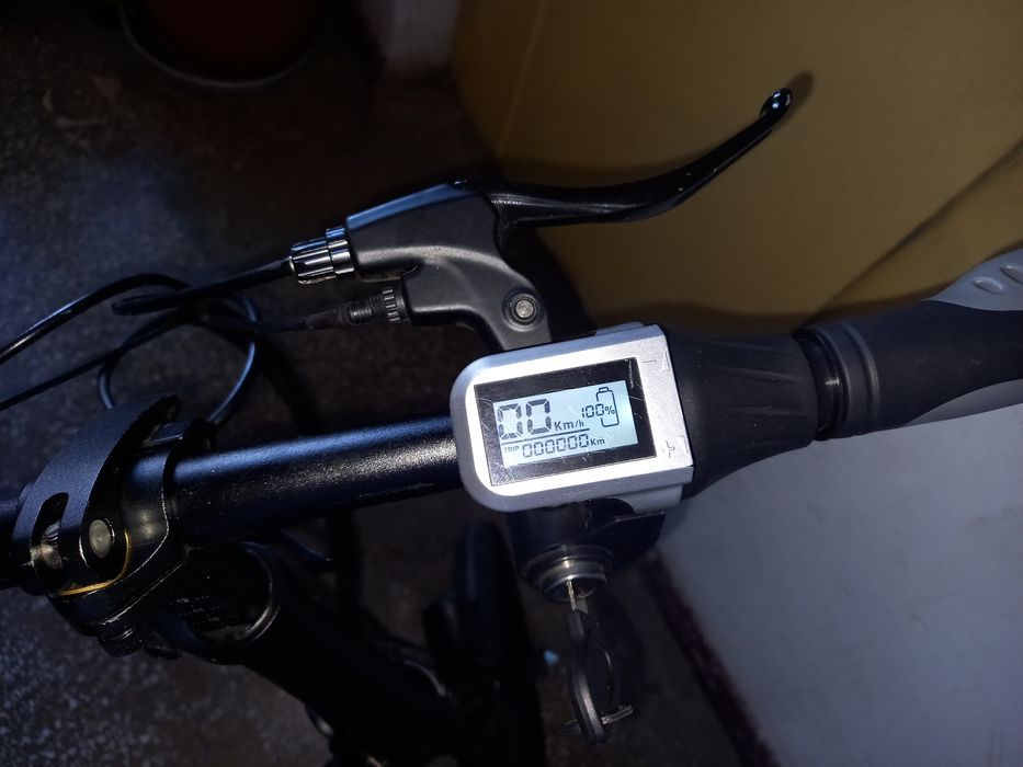 Bicicleta electrica pliabila  roti pe 14