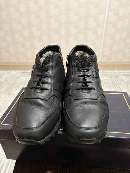 Продам зимнюю обувь