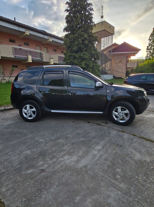 Vând Dacia Duster prestige 4x4