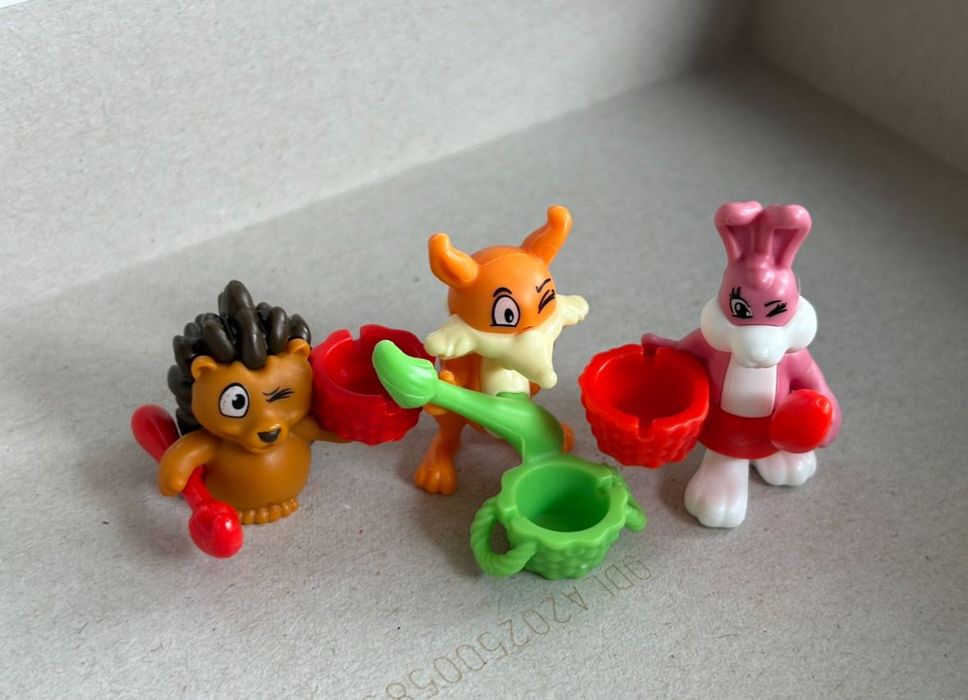 Kinder surprise играчки