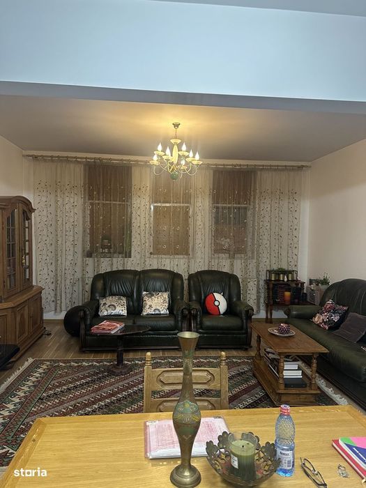 Campina - ultracentral - casa + Spațiu comercial - 215000 Euro