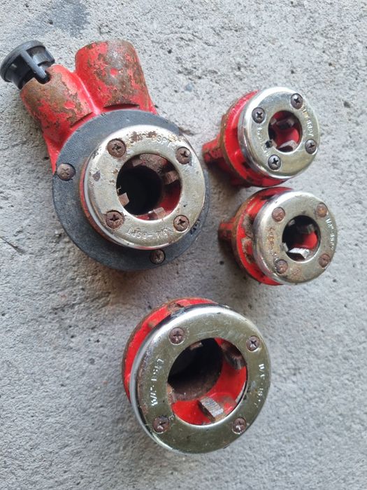 Продам инструмент для нарекания резьбы,