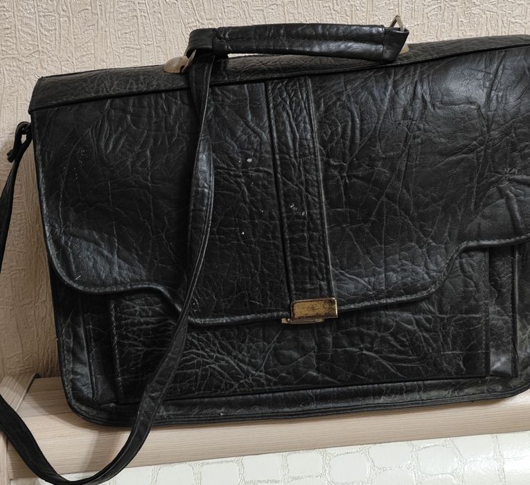 Портфель кожаный б/у