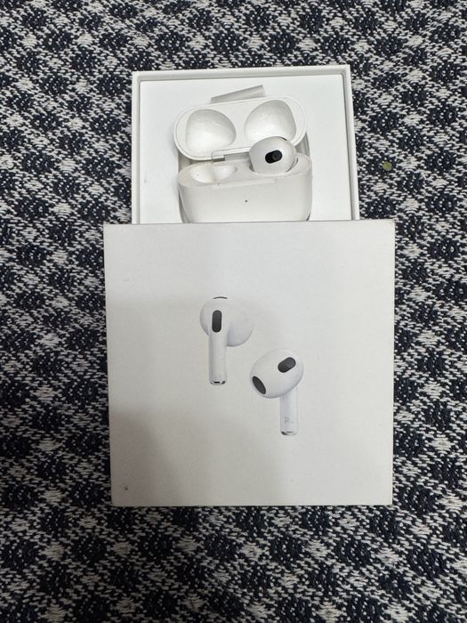 AirPods 3 наушники в идеоаьным сосотоянии, потеряли левый наушник.