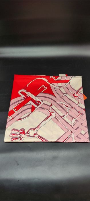 Платок лёгкий новый