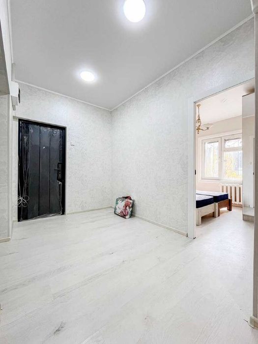 Срочно продаётся 3-х комнатная квартира на Карасу 6