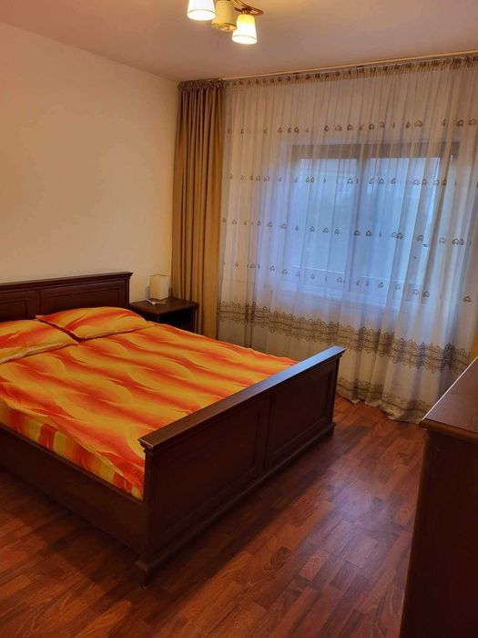 Apartament 3 camere de închiriat – Oradea, zona Decebal