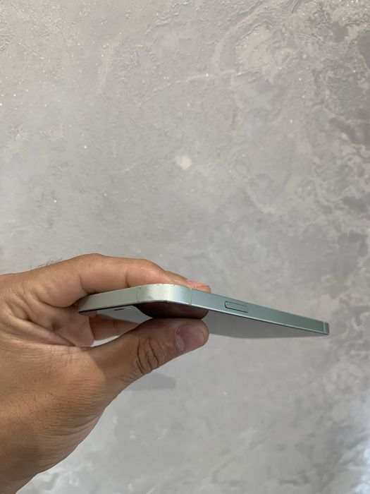 Iphone 12            .