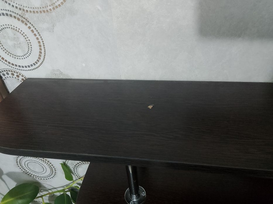 Продам полку 3 уровня