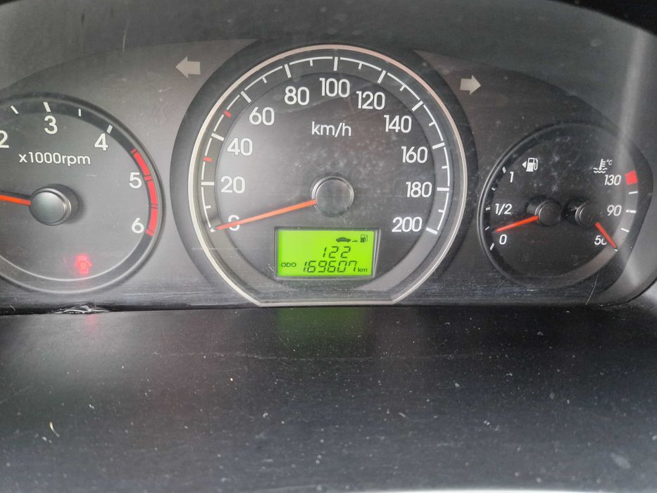 Hyundai H1 / Starex / Grand Starex, de persoane / locuri, 2013, Clima fata / spate, 170 Tkm,