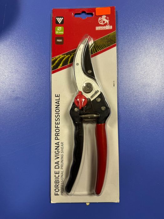 Триони,лозарски и градински ножици