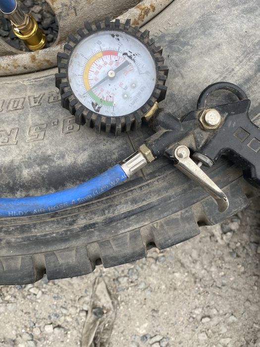 Грузовой шины 9.5 R17.5