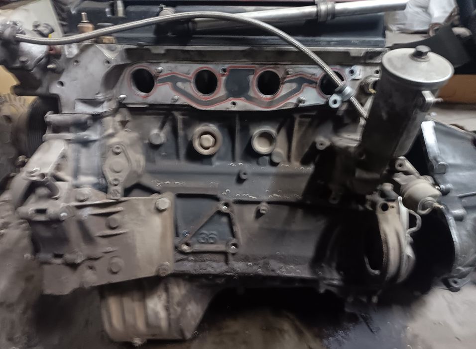 Двигател ,хидравлична помпа и много части от интериора за G-класа W463