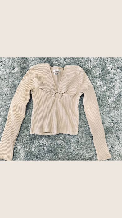 Къса блуза с дълъг ръкав