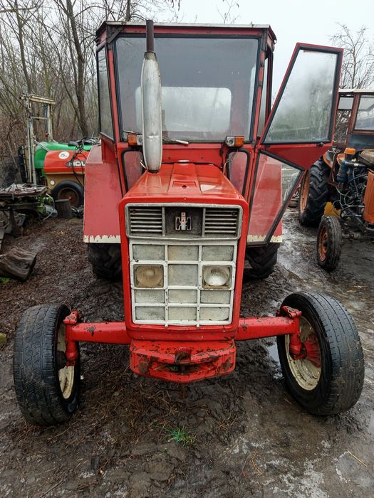 Vând tractor international