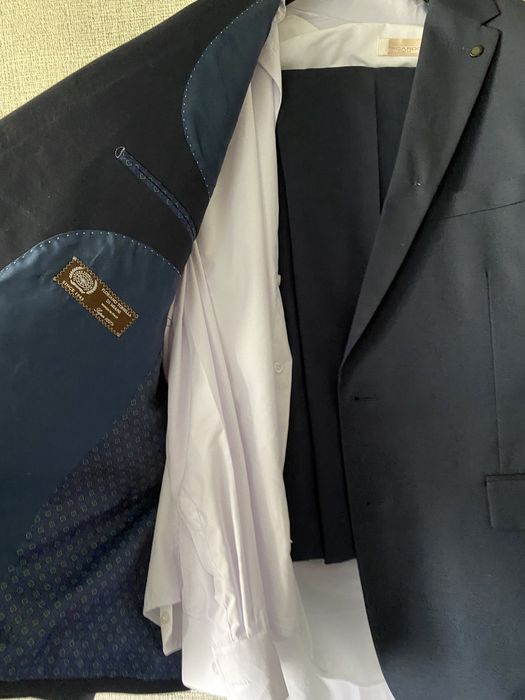 Продам мужской костюм