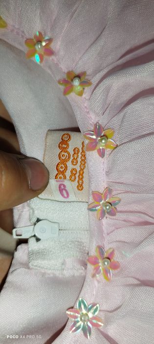 Платье праздничное в идеальном состоянии