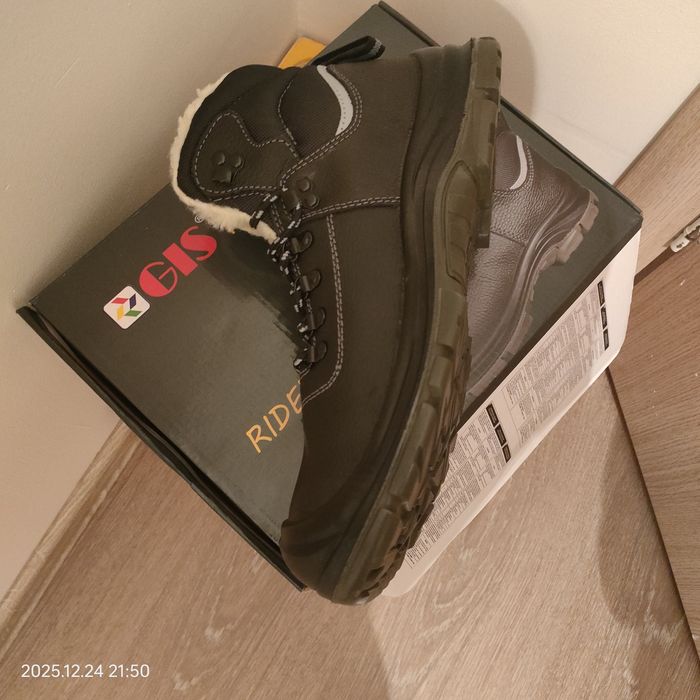 Зимний спецботинка  -42р-45р.