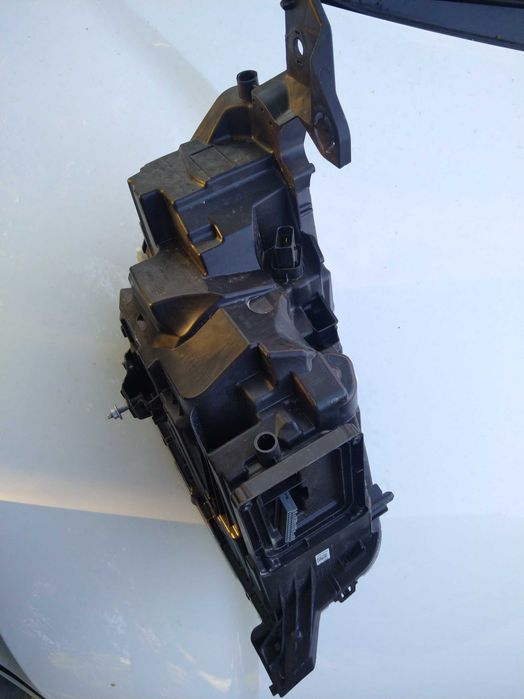 Ляв фар Пежо 208 2 генерация 2024