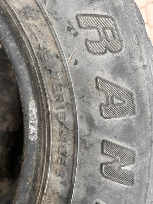 235х75Р15 продам резину