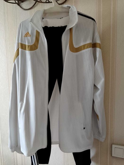 Спортивный костюм женский