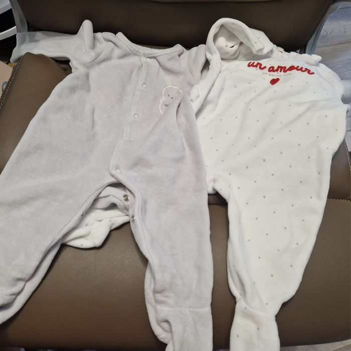 Продавам бебешки дрешки