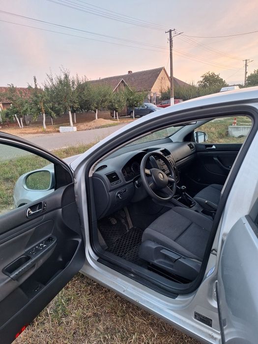 Vând golf 5 urgent
