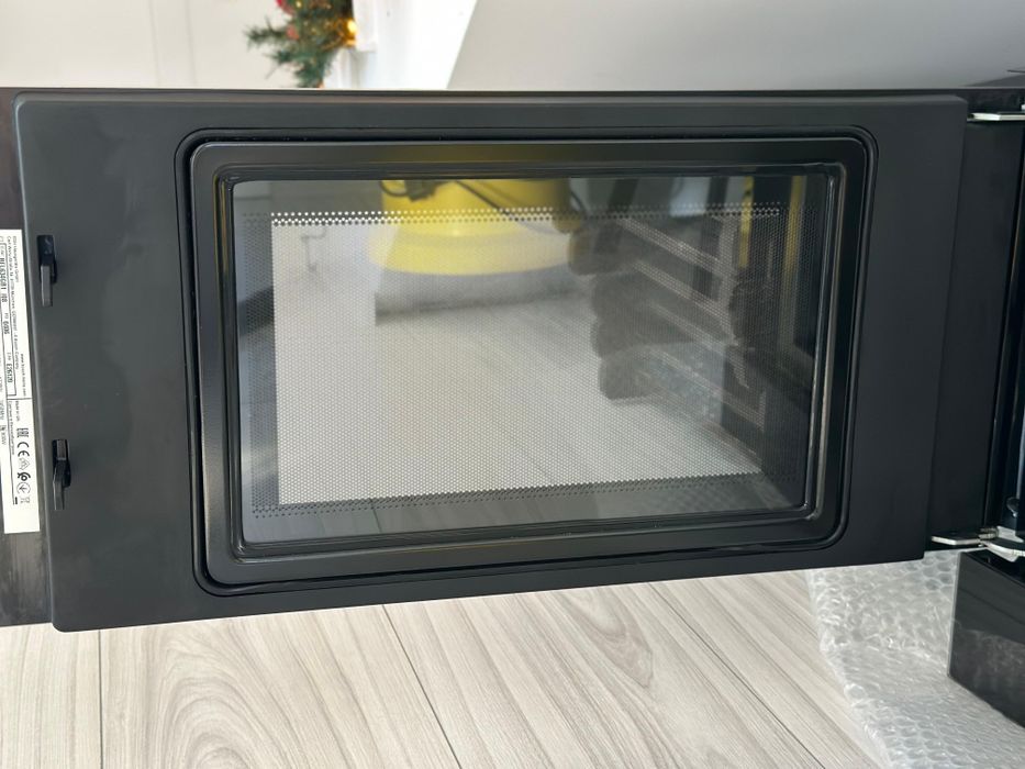 Cuptor cu microunde incorporabil Bosch  BFL634GB1 21L 900W Negru