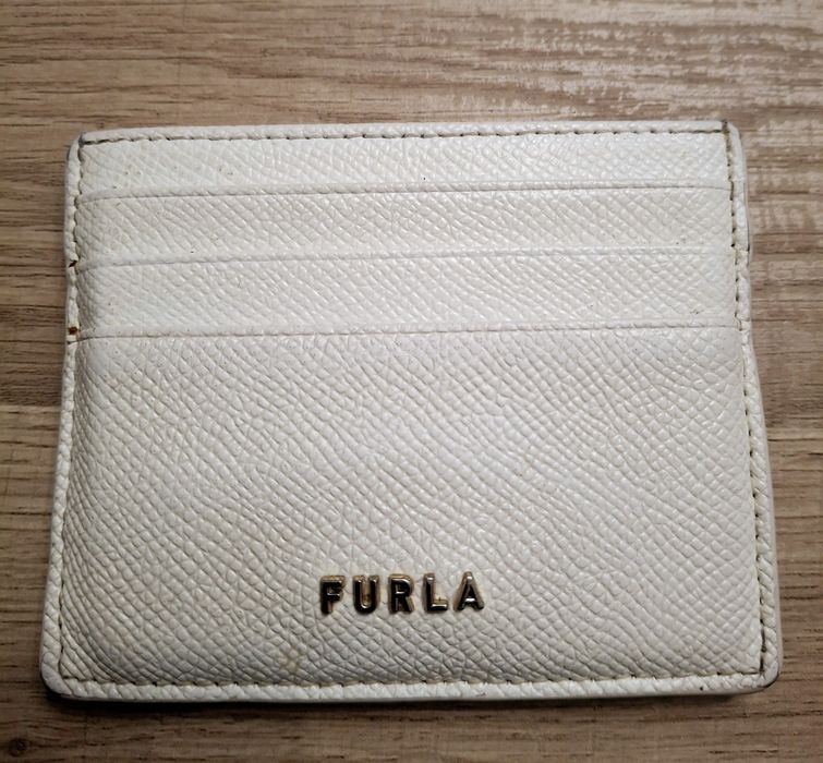 Визитник бял на Furla