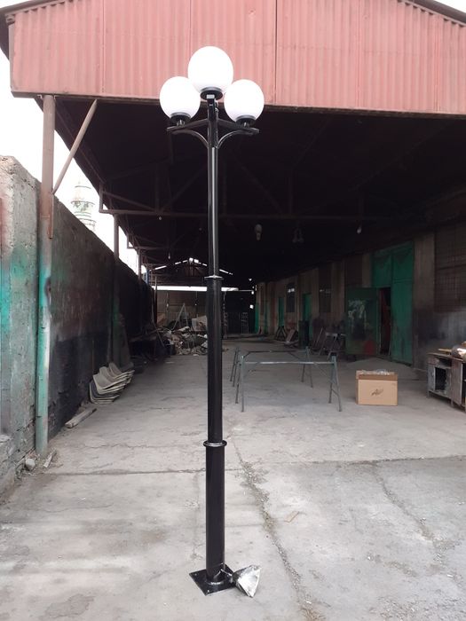 Stâlpi de iluminat stradal