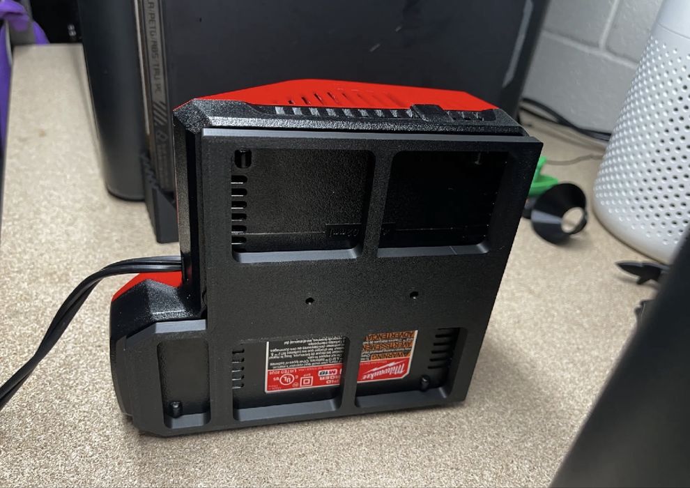 Suport incarcator Milwaukee M18