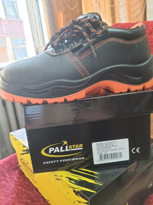 Работни обувки номер 36.37,38,42 номер